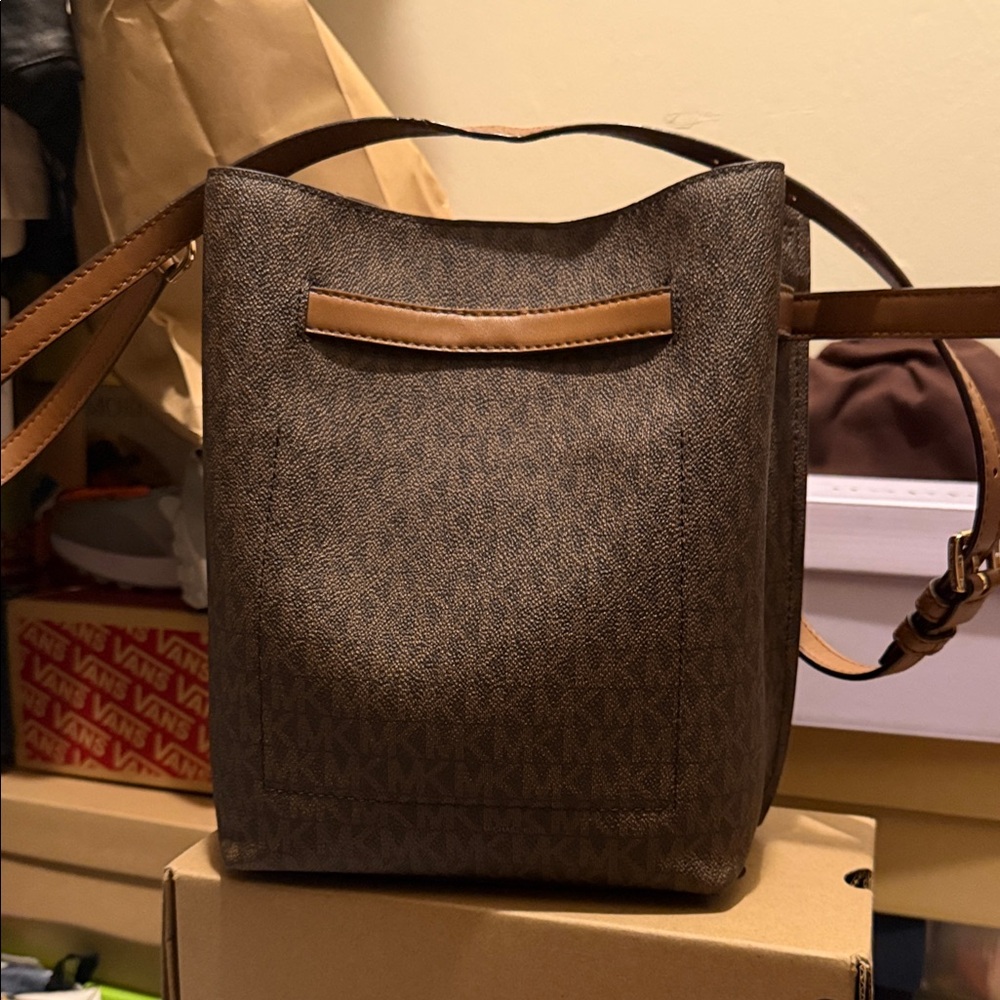 Michael Kors Brown Signature Bucket Bag with Tan Trim - Picture 3 of 7